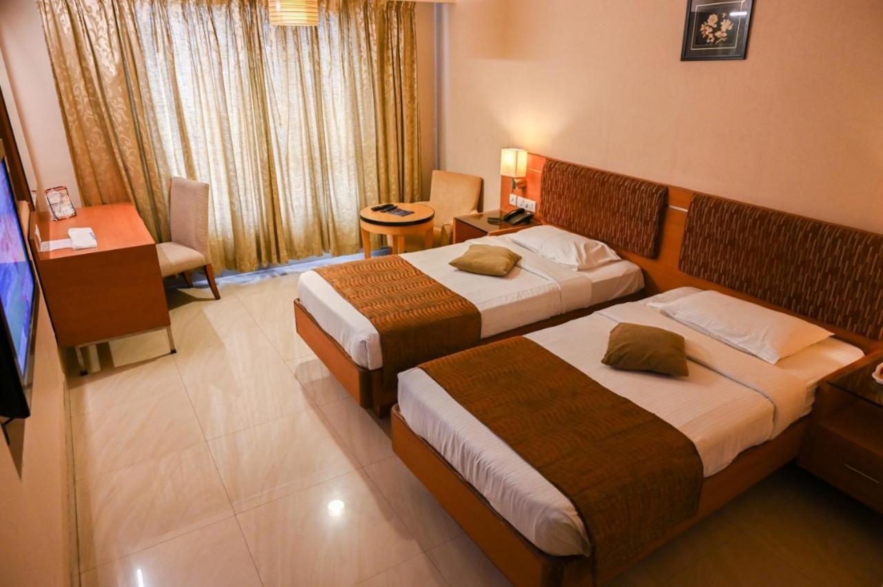 Pla Krishna Inn Tiruchirappalli Ngoại thất bức ảnh