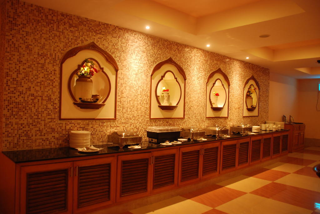 Pla Krishna Inn Tiruchirappalli Ngoại thất bức ảnh